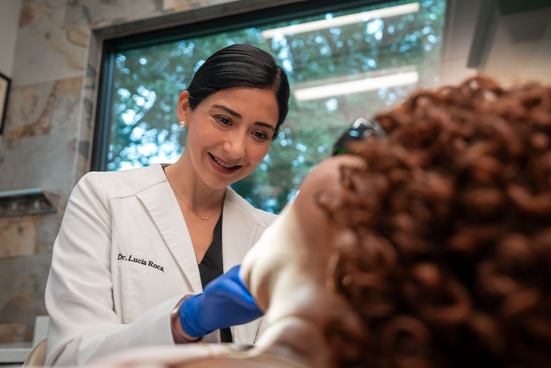 dr performing examination